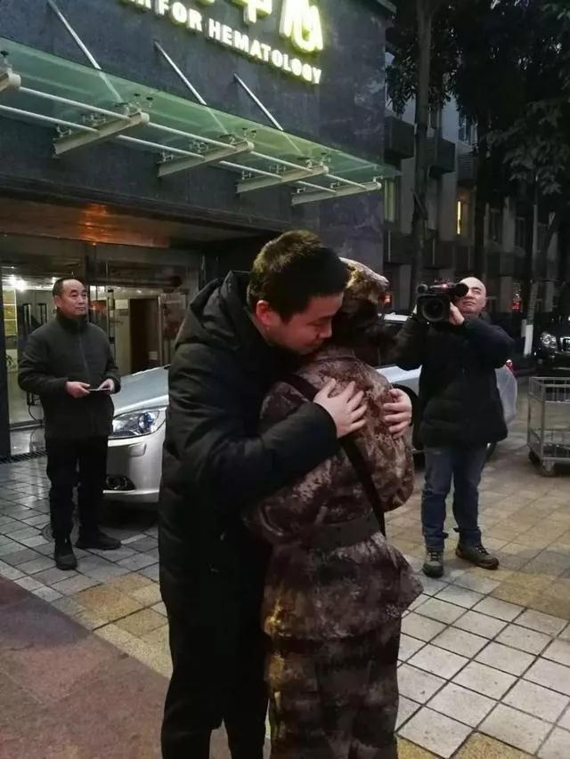 逆行者舍弃小家,成就大爱。