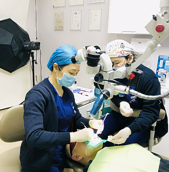 在牙体牙髓病学科方面有着深厚的学识及丰富的临床经验